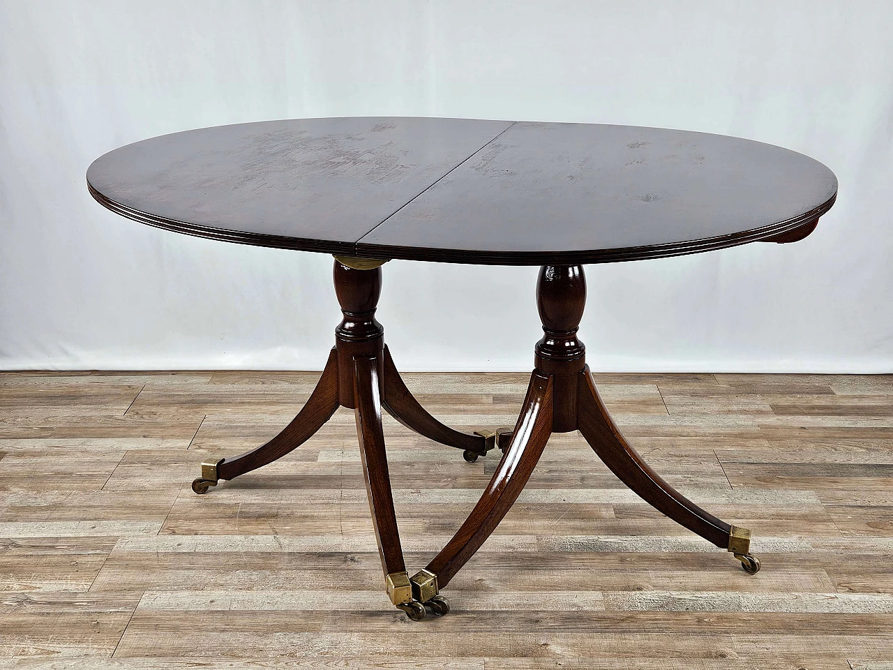 English mahogany extending table, early 20th century 1
