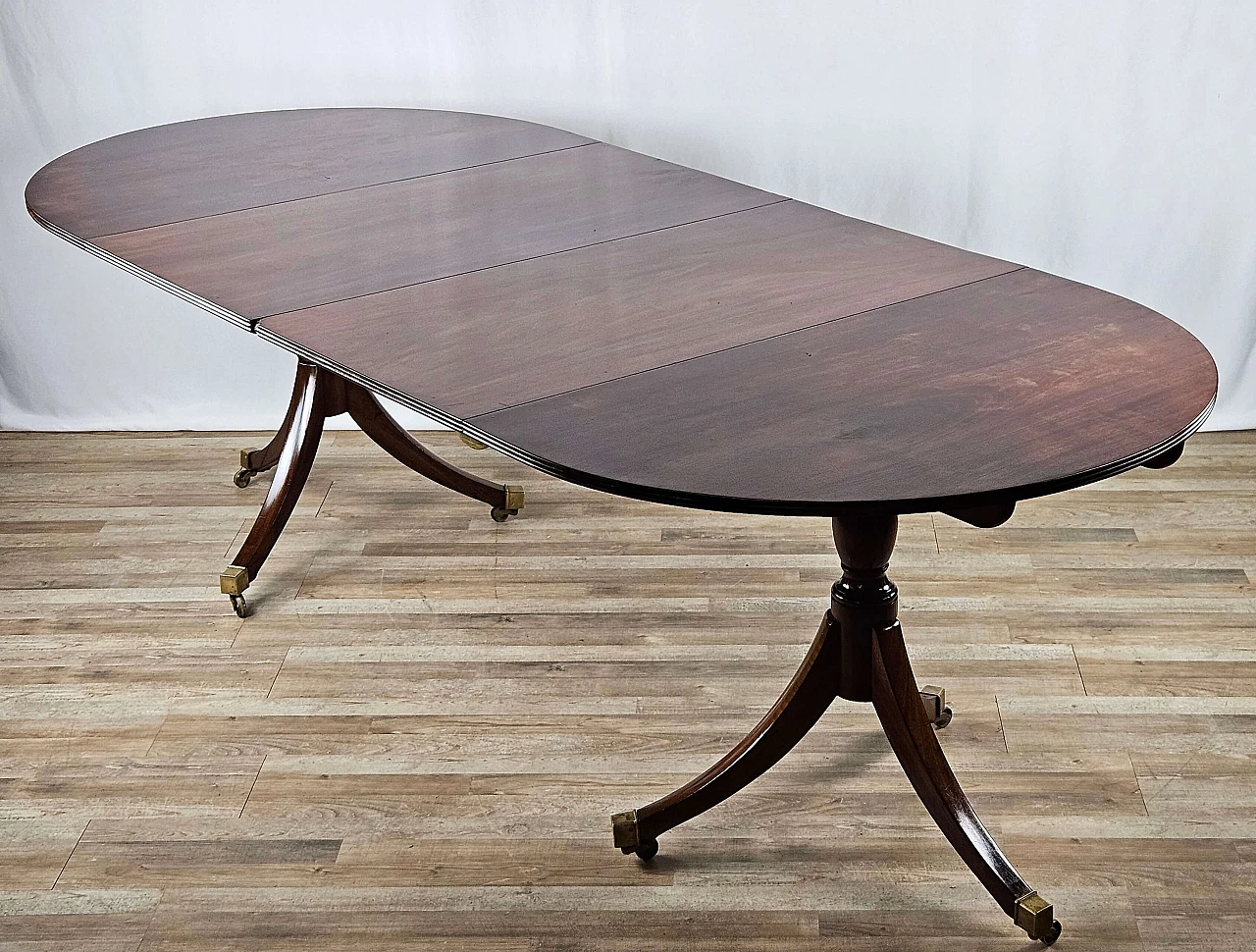 English mahogany extending table, early 20th century 30