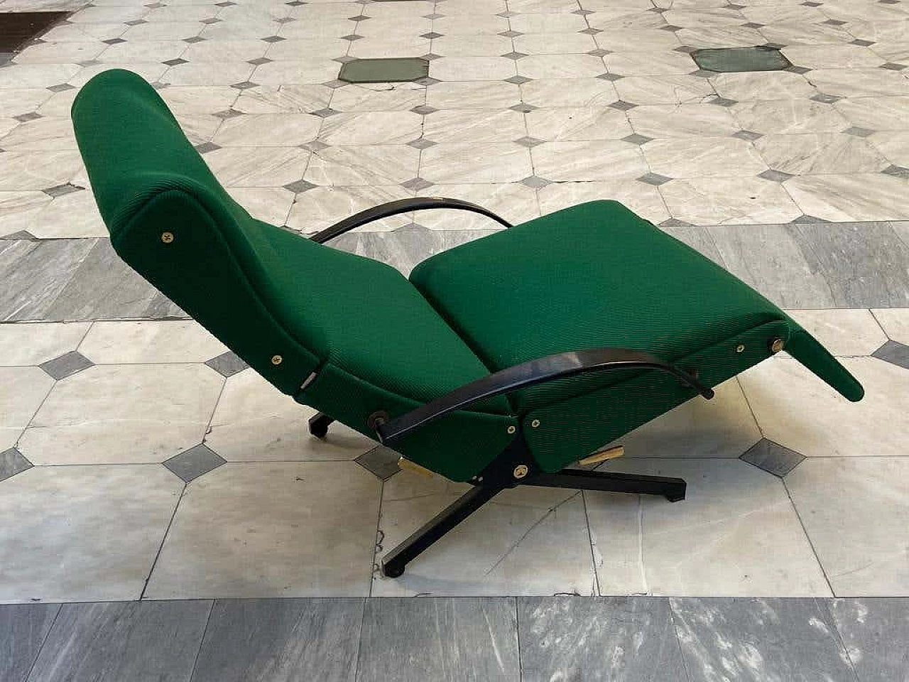P40 longue armchair by Osvaldo Borsani for Tecno, 1950s 5
