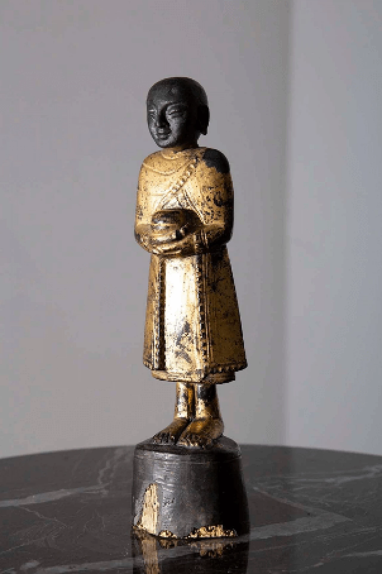 Buddha birmano portatore d'acqua, scultura in legno laccato, '800 2