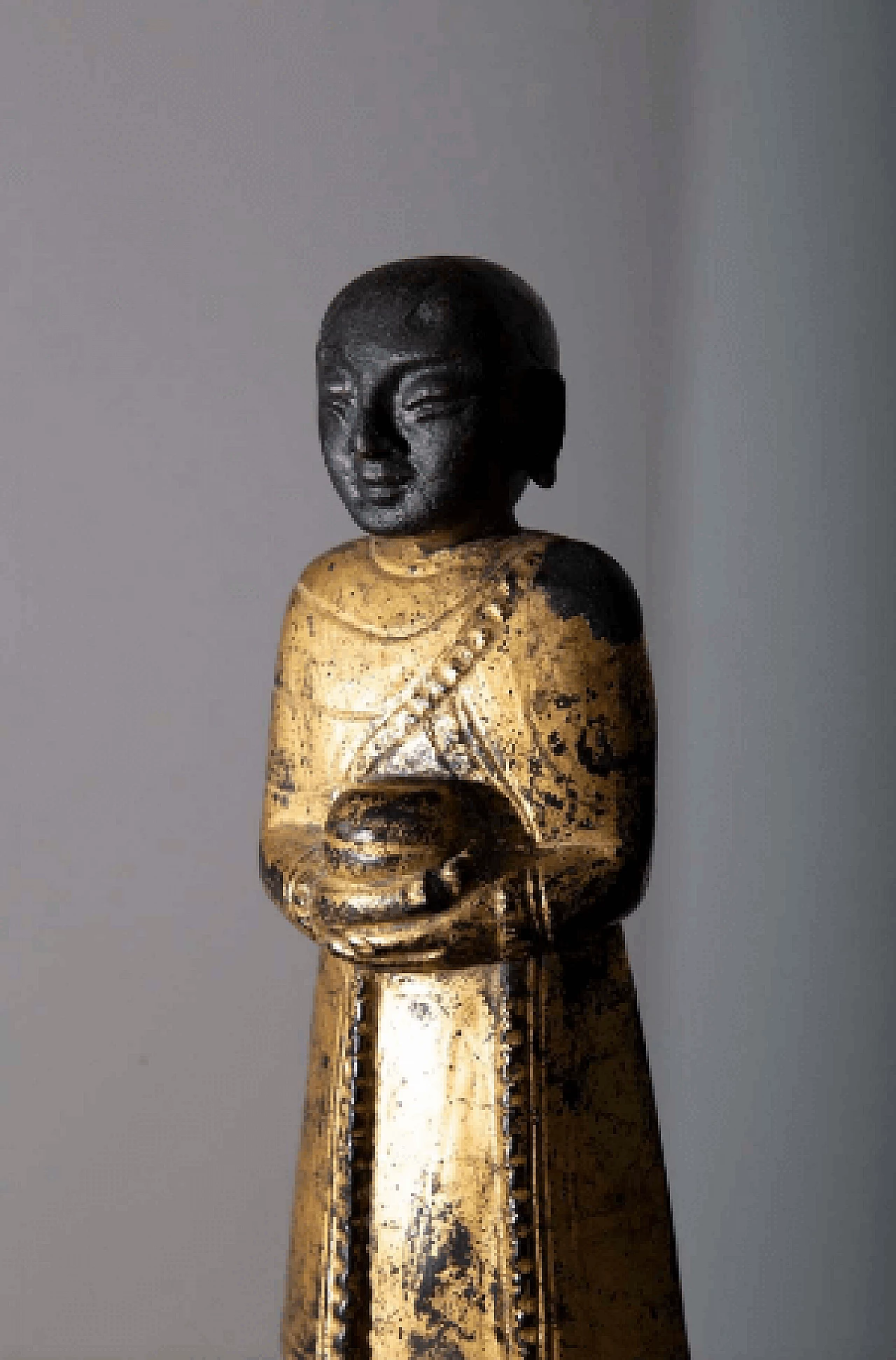 Buddha birmano portatore d'acqua, scultura in legno laccato, '800 4