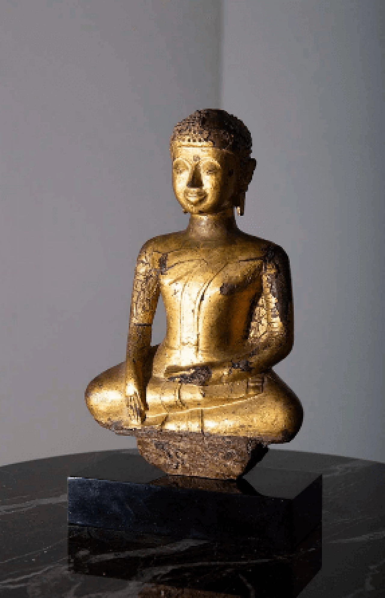 Buddha Shakyamuni birmano, scultura in legno dorato, '800 2