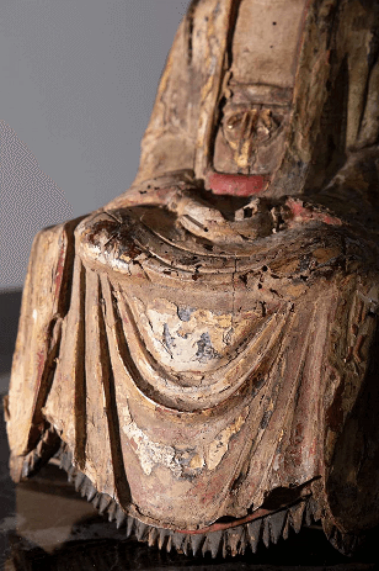 Bodhisattva Guanyin cinese, scultura in legno policromo, '500 3