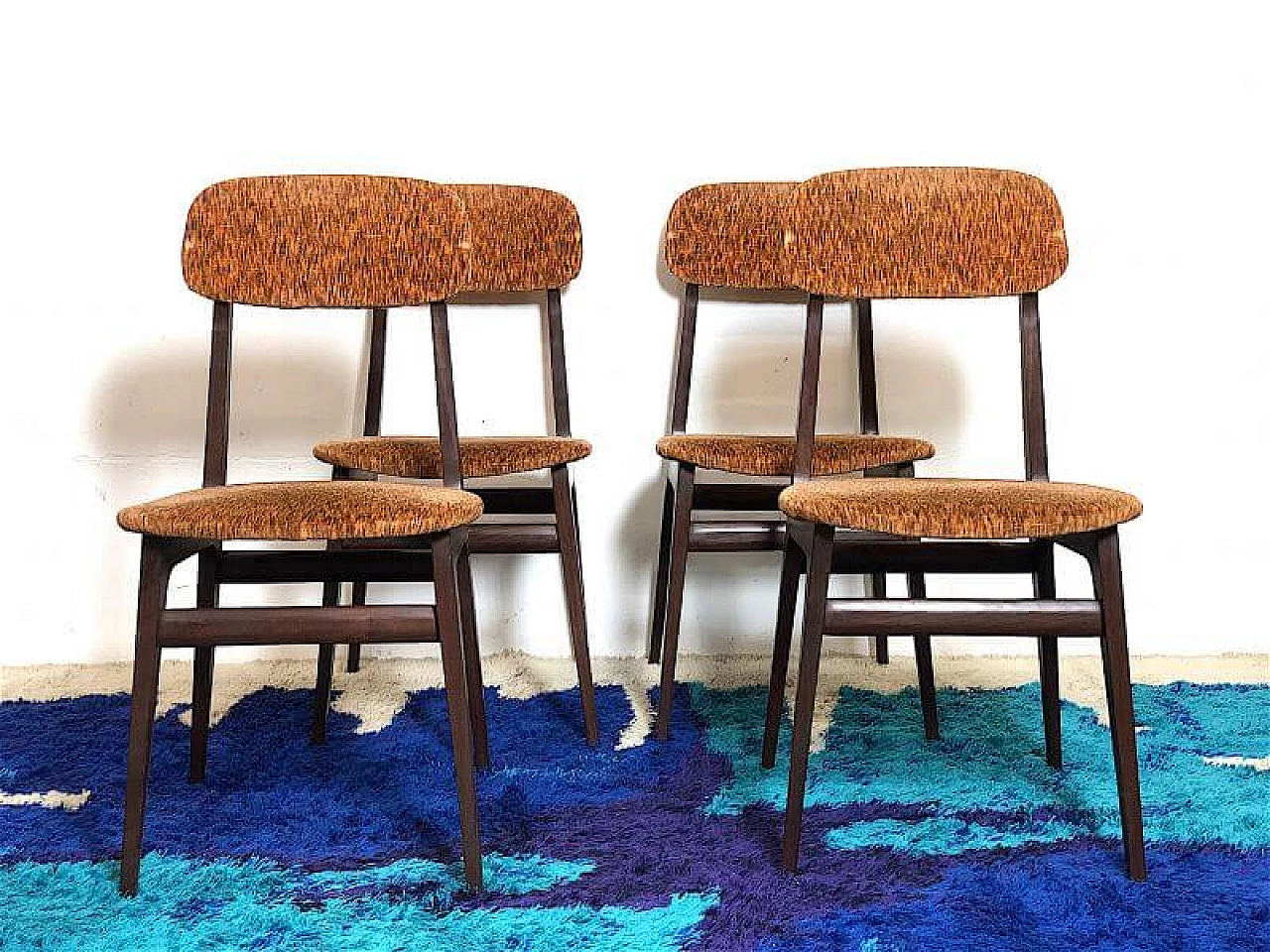 4 Chairs in teak and lobster melange velvet, 1960s 1