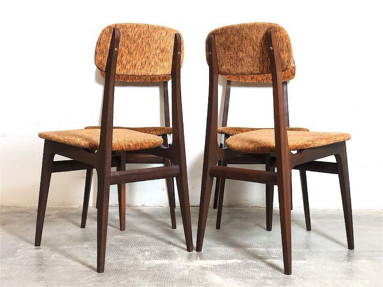 4 Chairs in teak and lobster melange velvet, 1960s 6