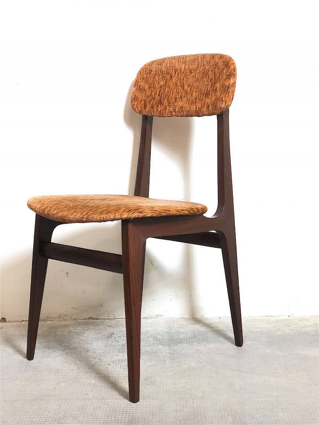 4 Chairs in teak and lobster melange velvet, 1960s 8