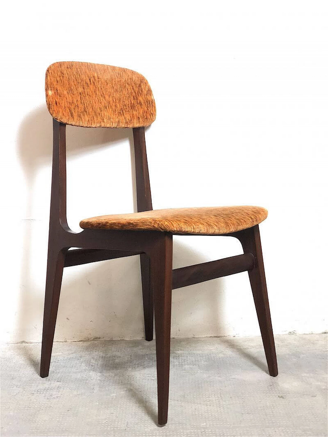 4 Chairs in teak and lobster melange velvet, 1960s 10