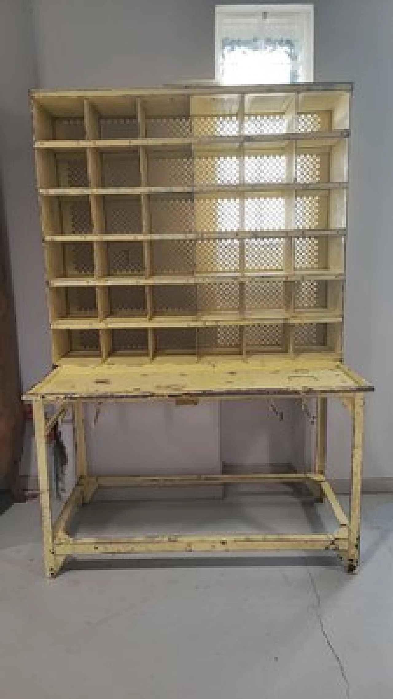 Scrivania postale francese in ferro, anni '60 1458897