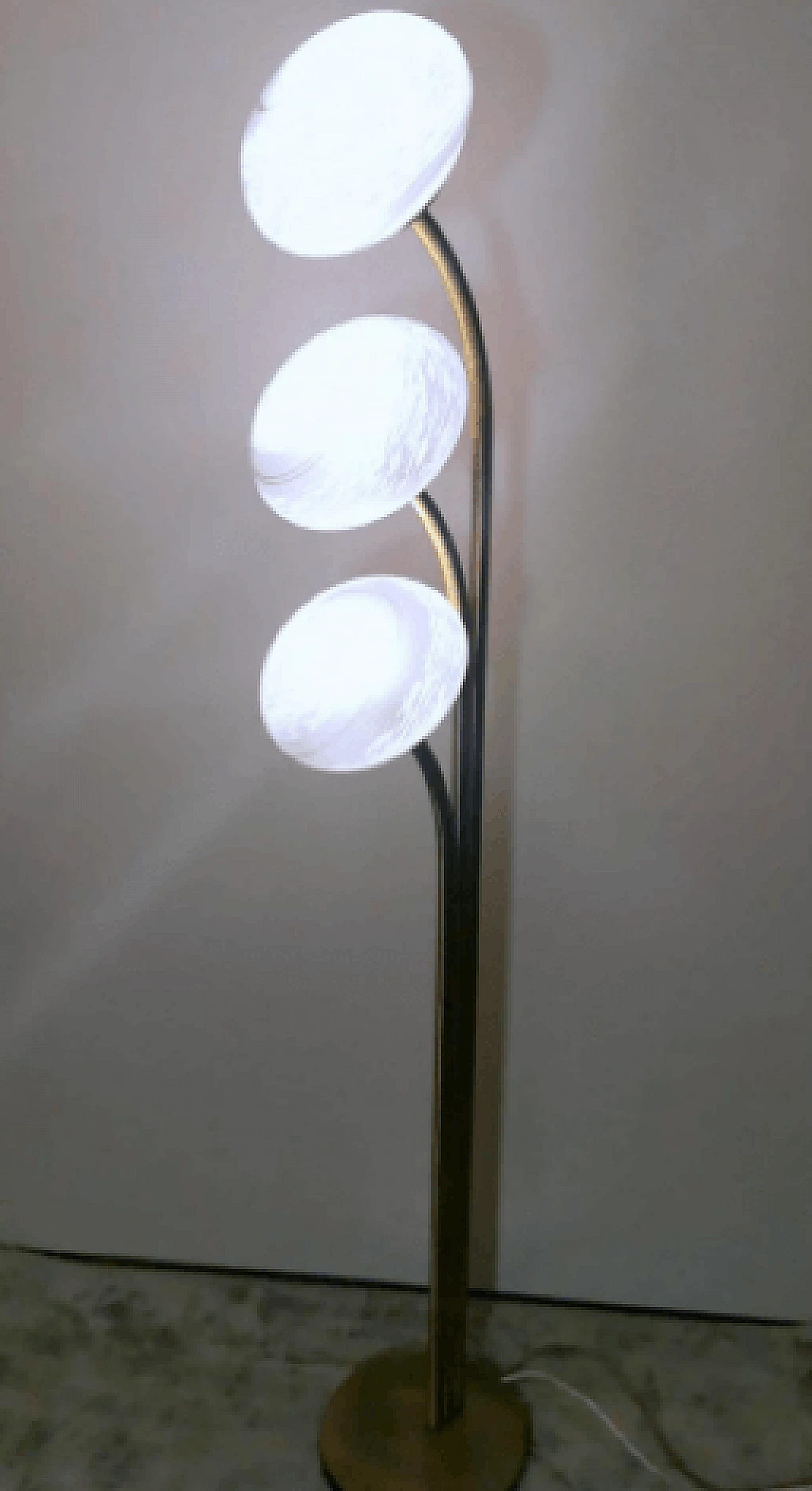 Lampada da terra in ottone e vetro nello stile di Goffredo Reggiani, anni '60 6