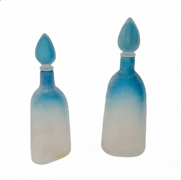 Coppia di bottiglie in vetro scavo di Murano di Cenedese, anni '60