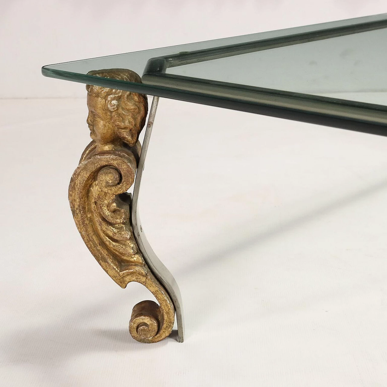 Tavolino in vetro e metallo con cariatidi Barocche in legno dorato 6