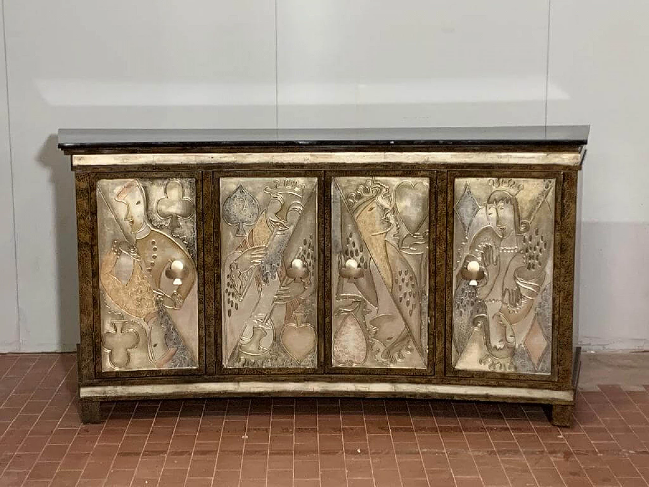 Credenza con carte da gioco di Lam Lee Group Dallas, anni '90 1