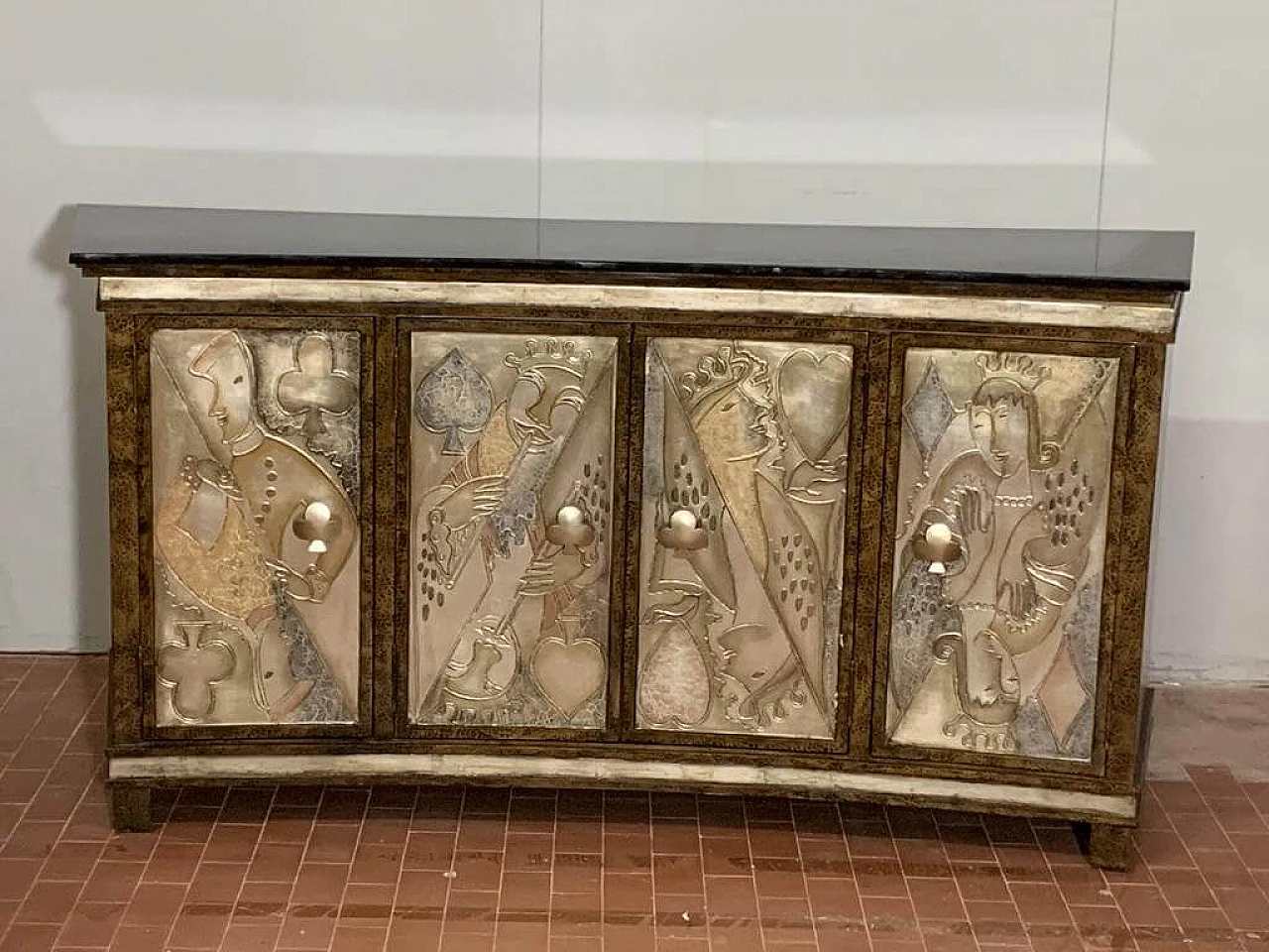 Credenza con carte da gioco di Lam Lee Group Dallas, anni '90 2