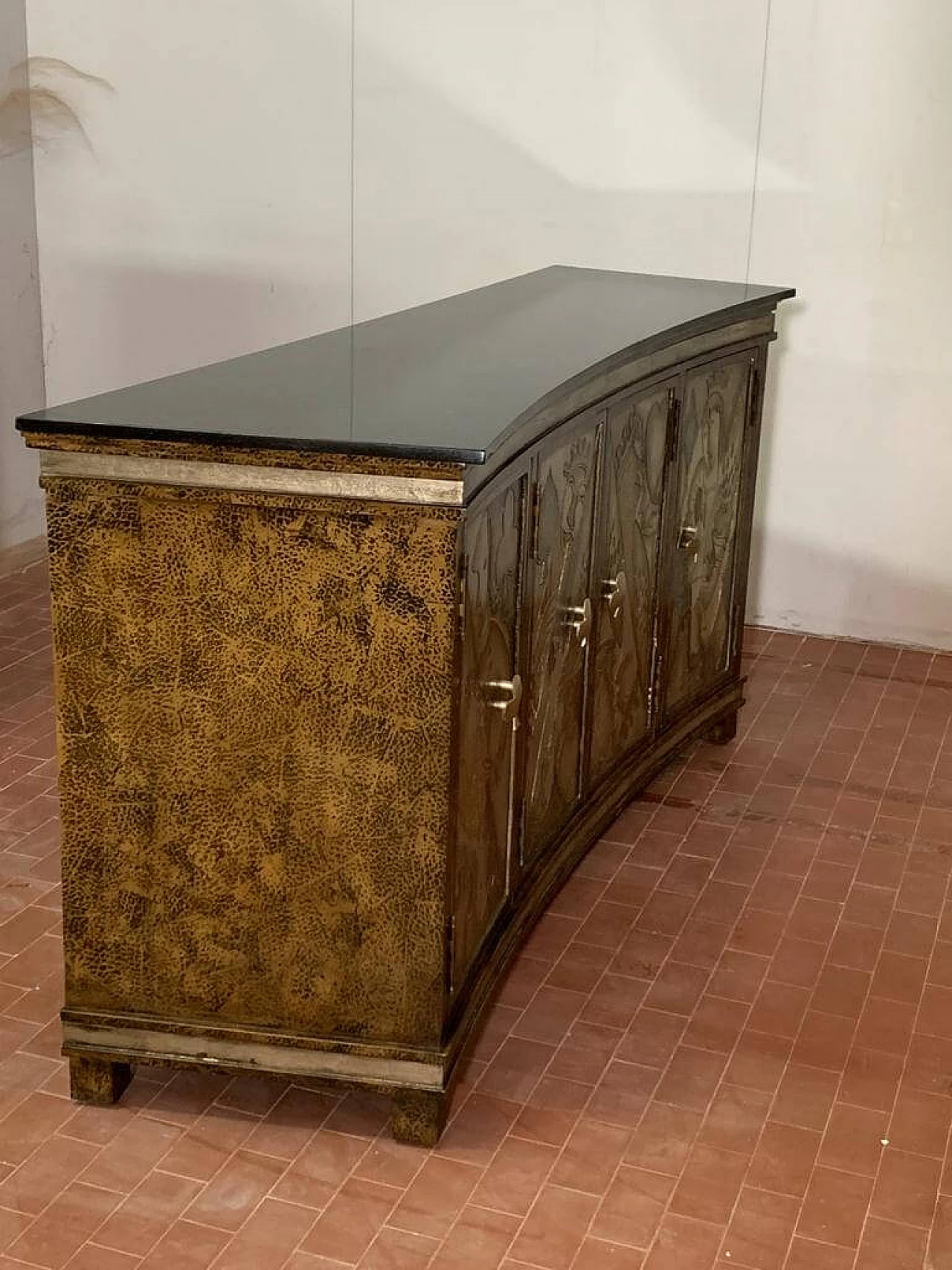 Credenza con carte da gioco di Lam Lee Group Dallas, anni '90 16