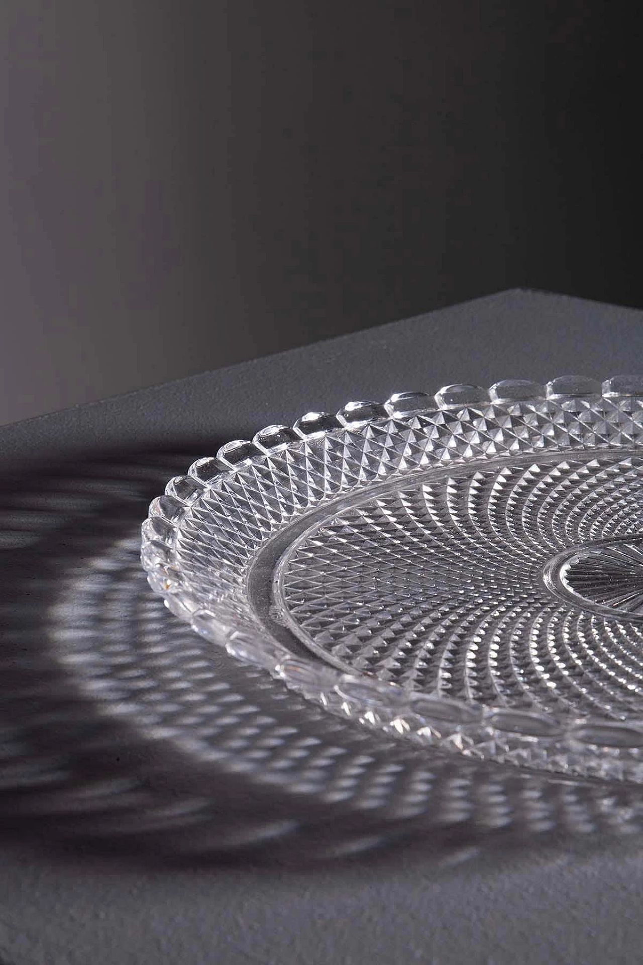 Baccarat crystal serving plate, 1970s 7