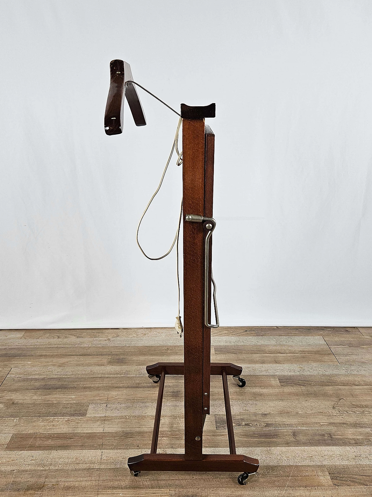 Fratelli Reguitti wooden valet stand, 1960s 2