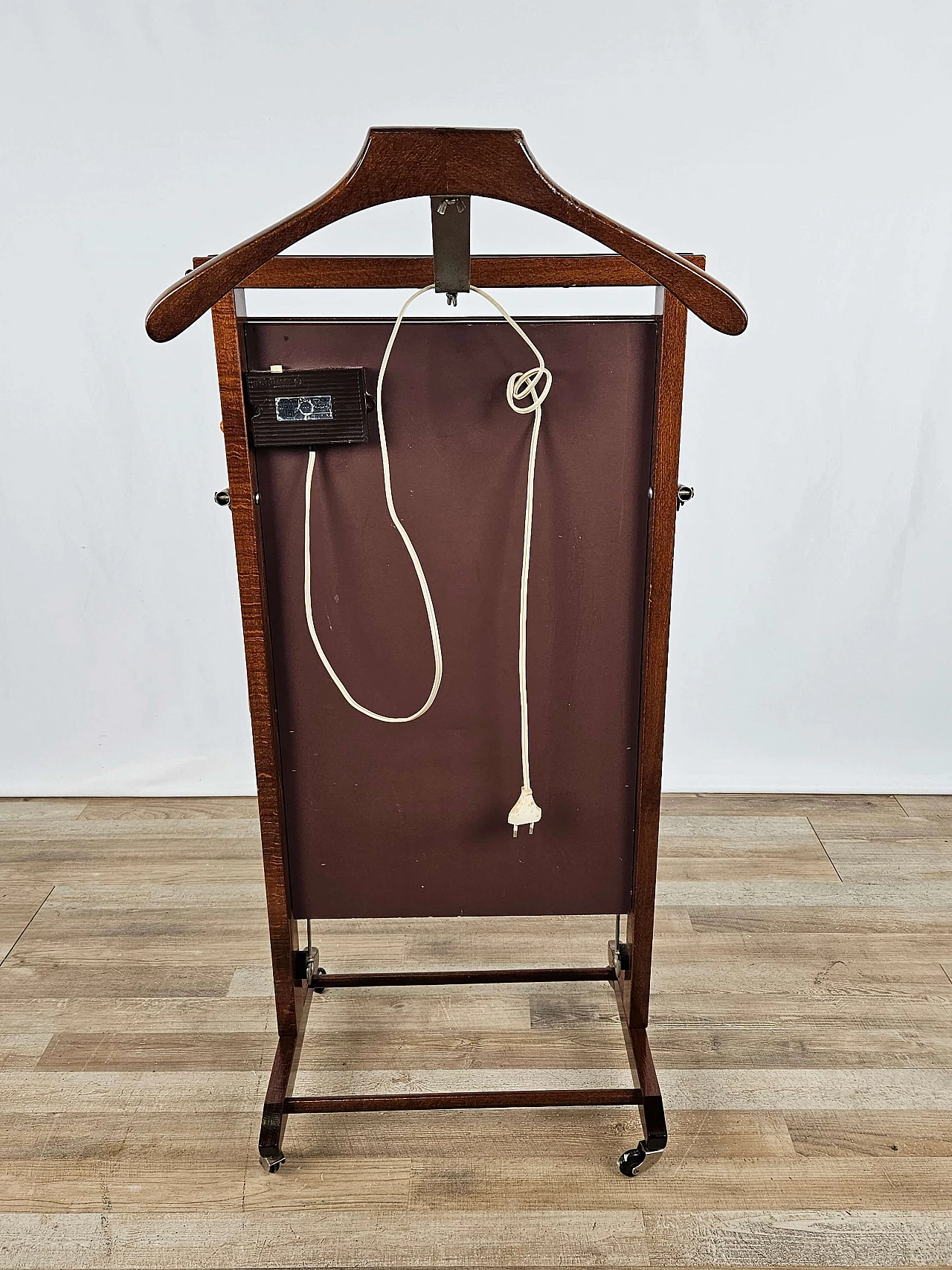 Fratelli Reguitti wooden valet stand, 1960s 3