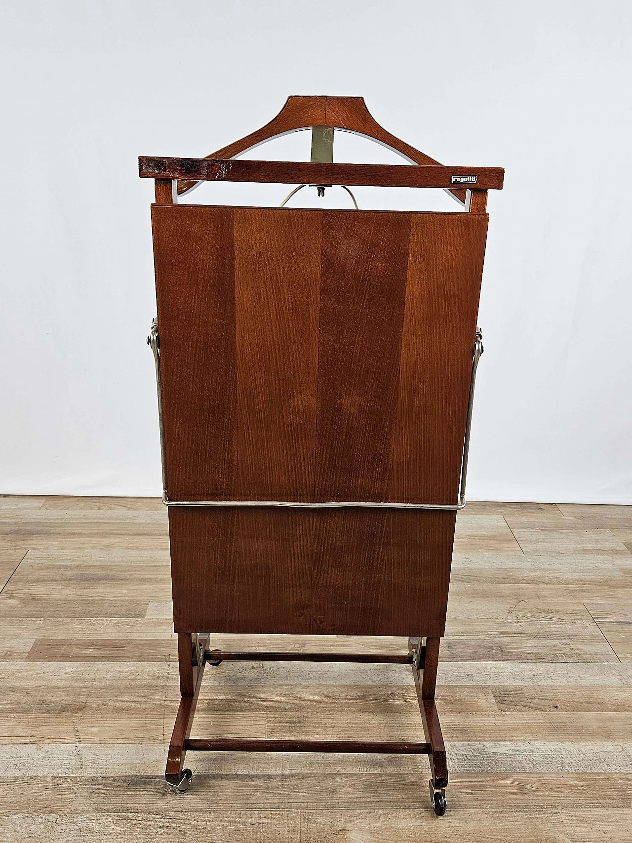 Fratelli Reguitti wooden valet stand, 1960s 5