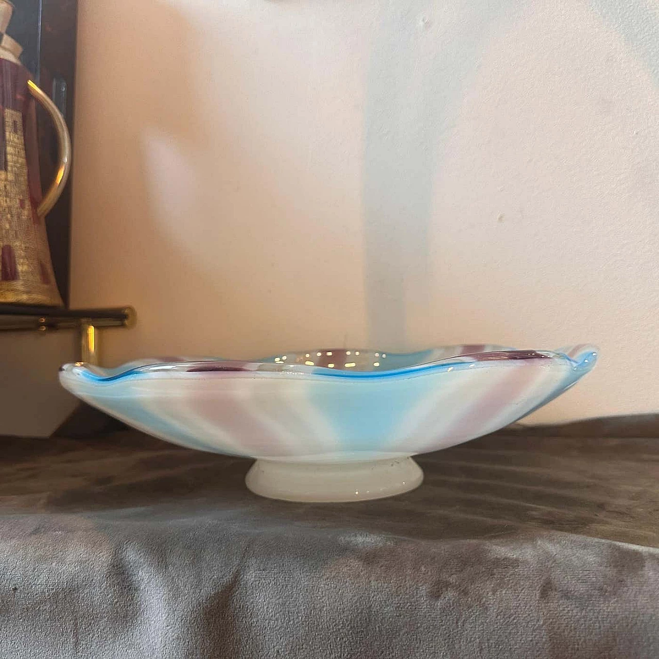 Round bowl in striped Murano glass in the style of Venini, 1970s 4