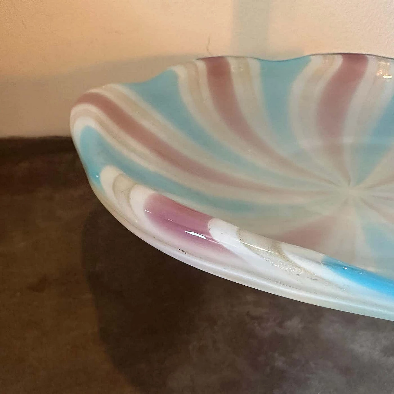 Round bowl in striped Murano glass in the style of Venini, 1970s 5