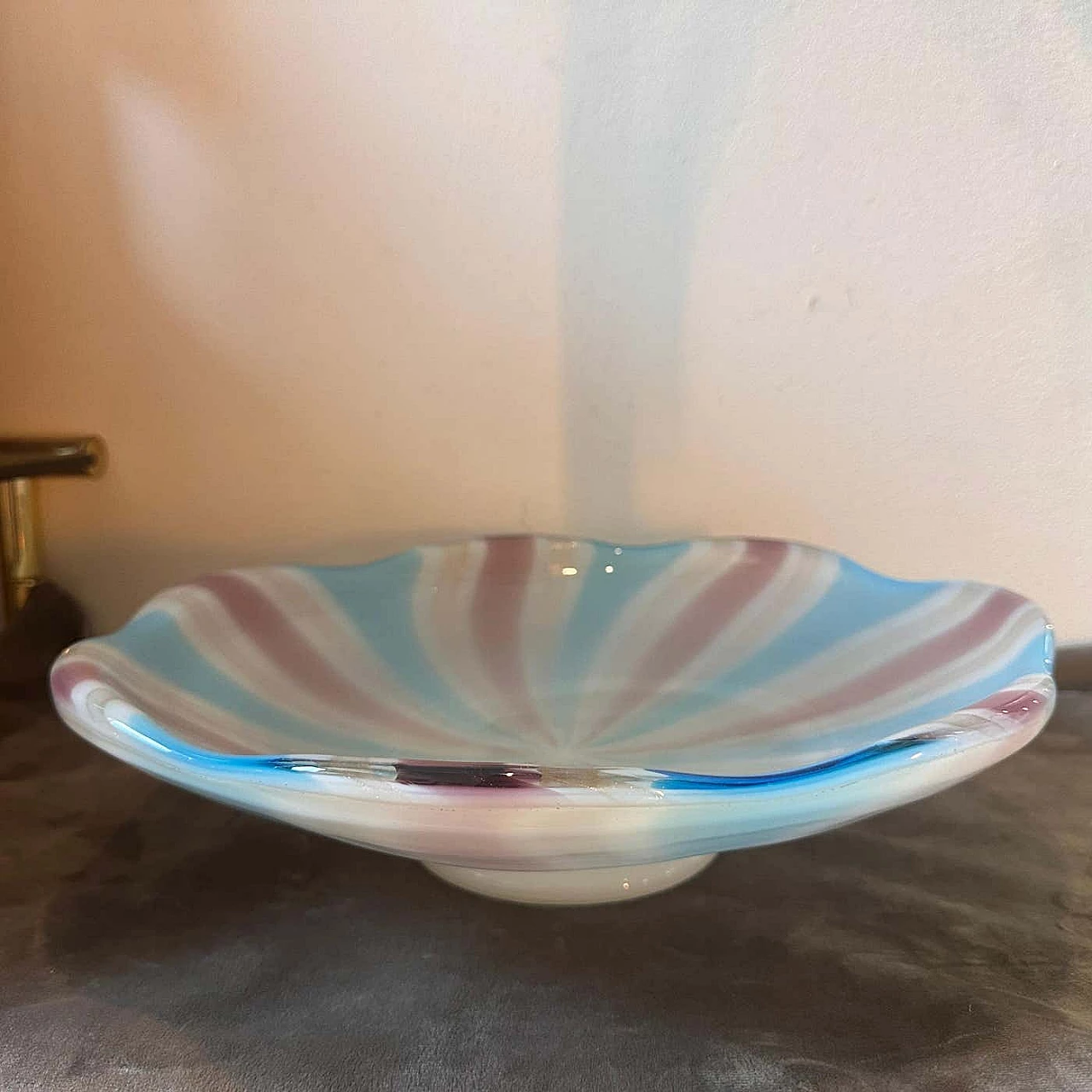 Round bowl in striped Murano glass in the style of Venini, 1970s 6