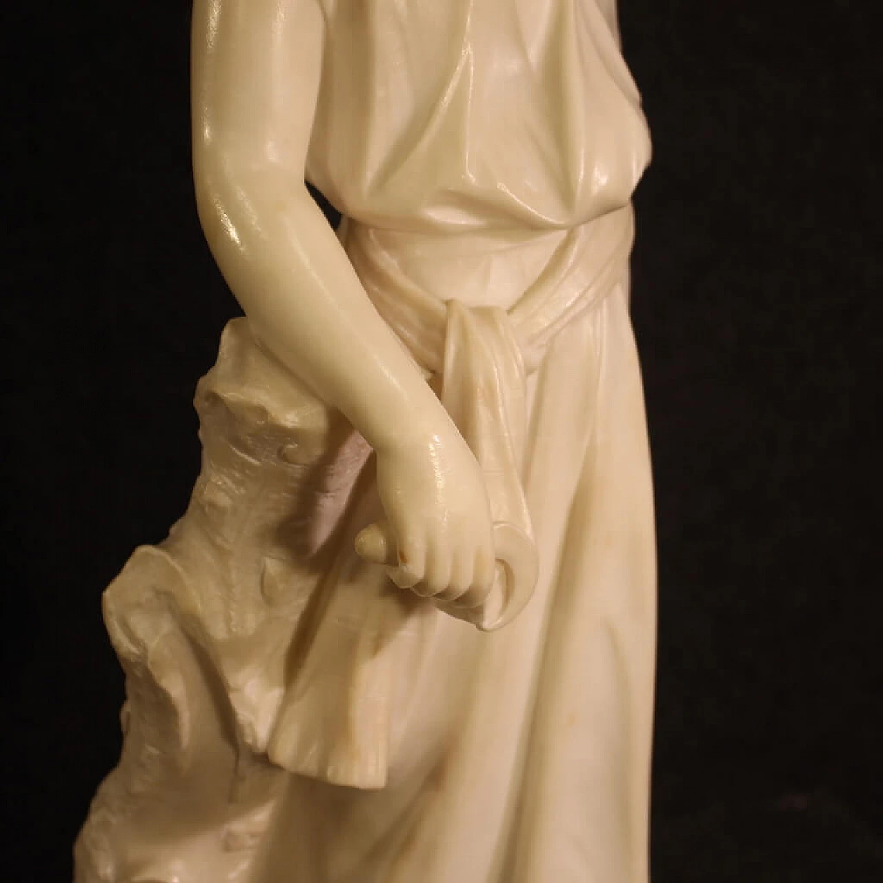 Leon Grégoire, giovane spigolatrice, scultura in alabastro, fine '800 6