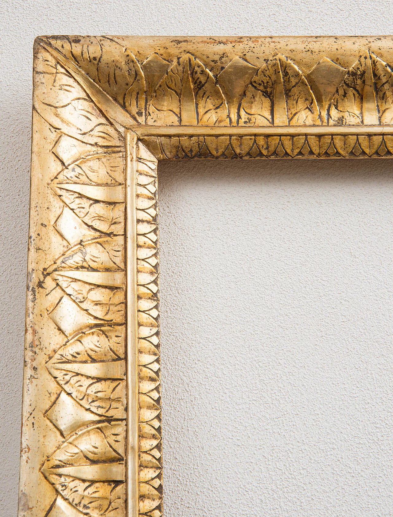 Cornice Impero napoletana in legno intagliato e dorato, inizio '800 2