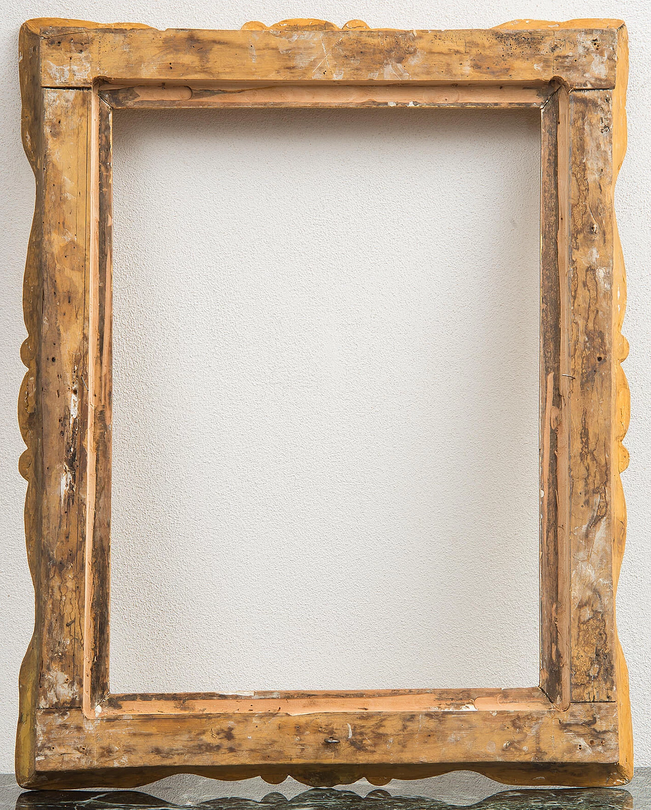 Neapolitan Empire gilded wood frame, early 19th century 3