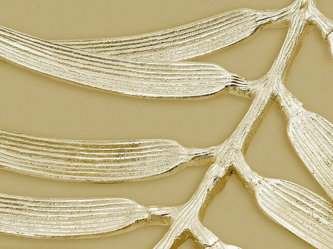 Erika silver-plated gold leaf centrepiece by Armani Casa 3