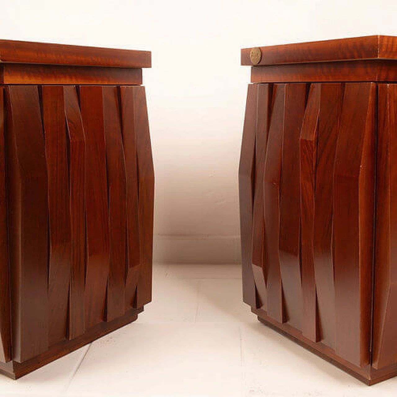 Pair of Barium solid walnut bedside tables by Luciano Frigerio for Frigerio di Desio, 1970s 15