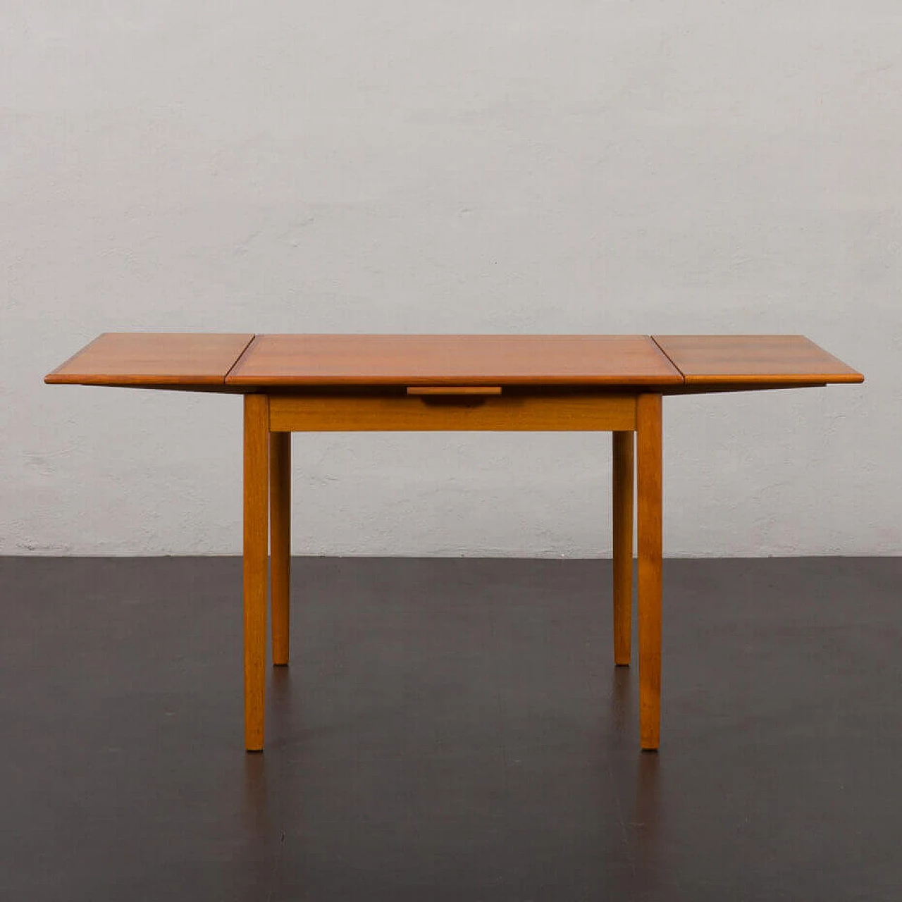 Tavolo quadrato allungabile danese in teak di AR, anni '60 3