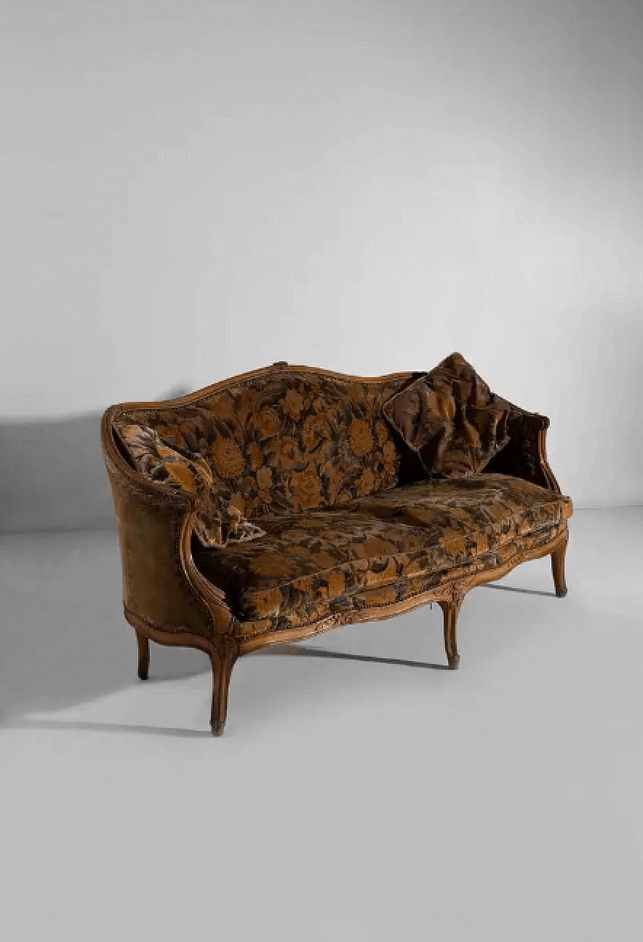 Majestic sofa with floral fabric, early 20th century 2