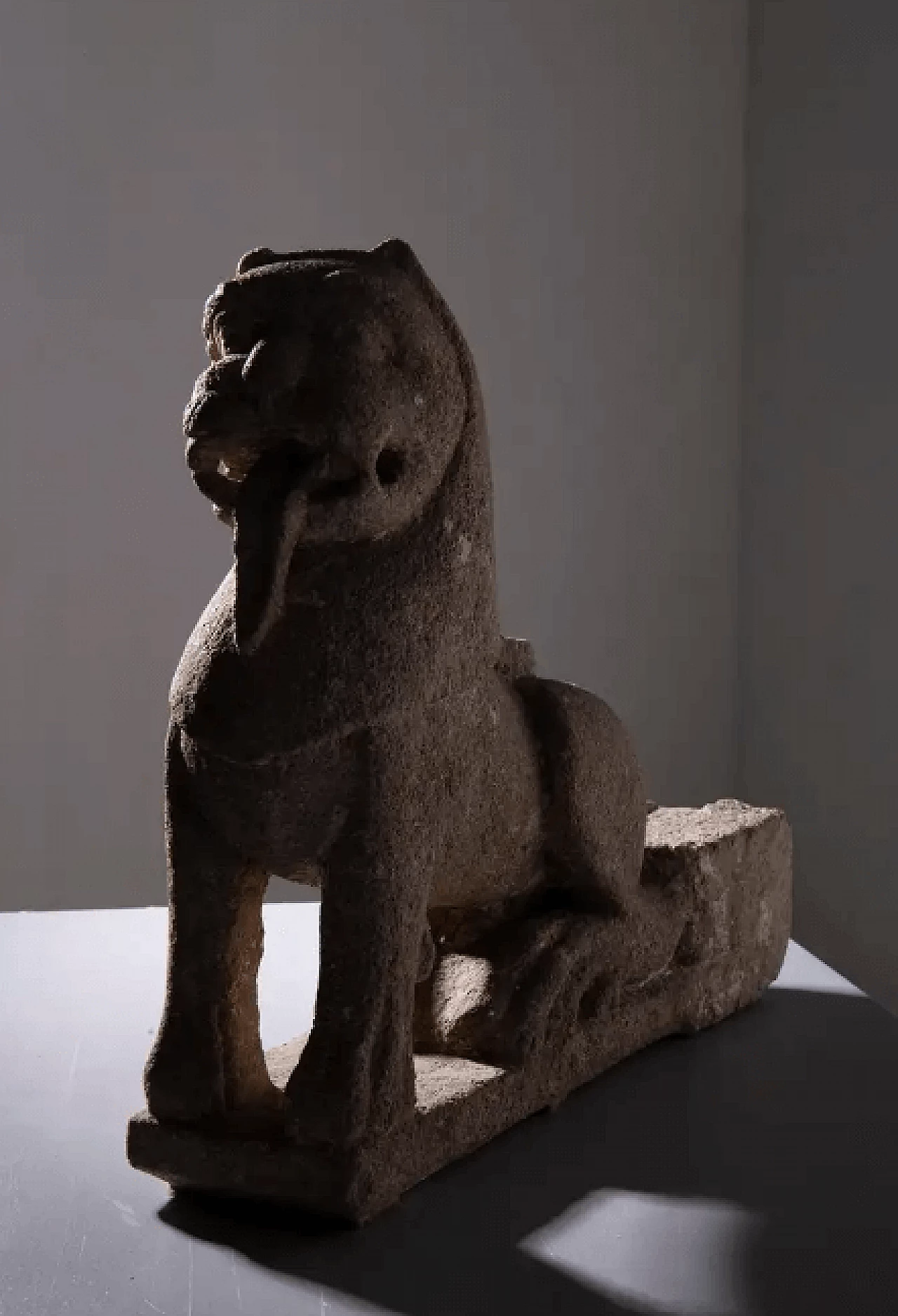 Chinese lion sculpture in stone, 14th century 7