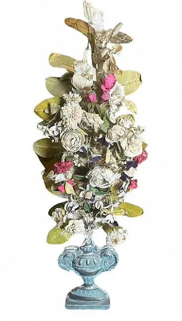 Decorative wooden palm holder with floral composition, early 19th century