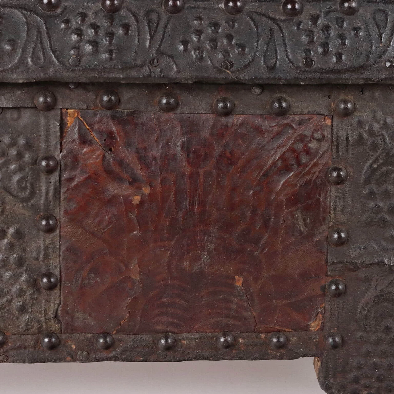 Wooden travel case lined with iron foil strips, mid-17th century 4