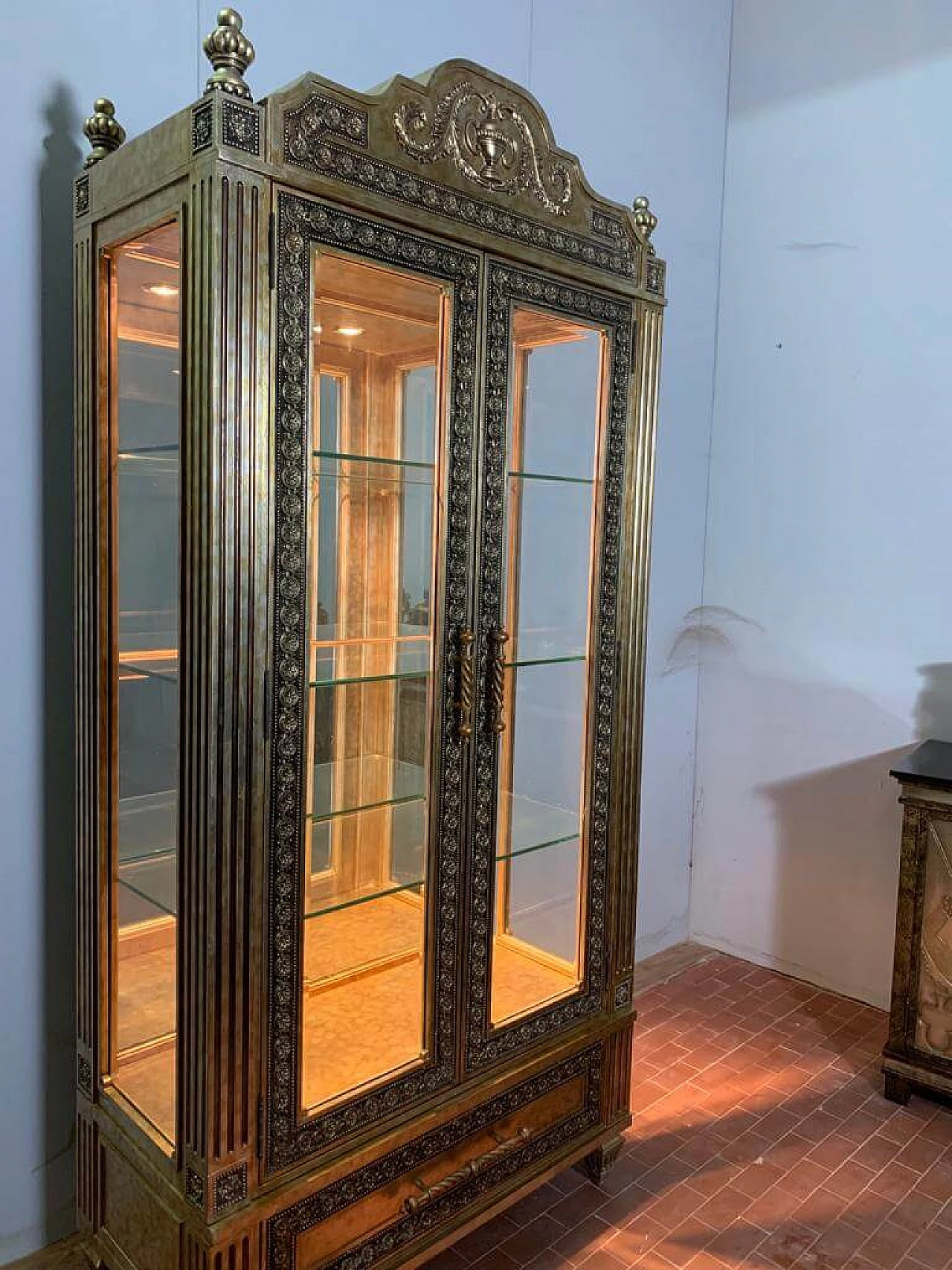 Louis XVI style gold-finished display case by Lam Lee Group, 1990s 12