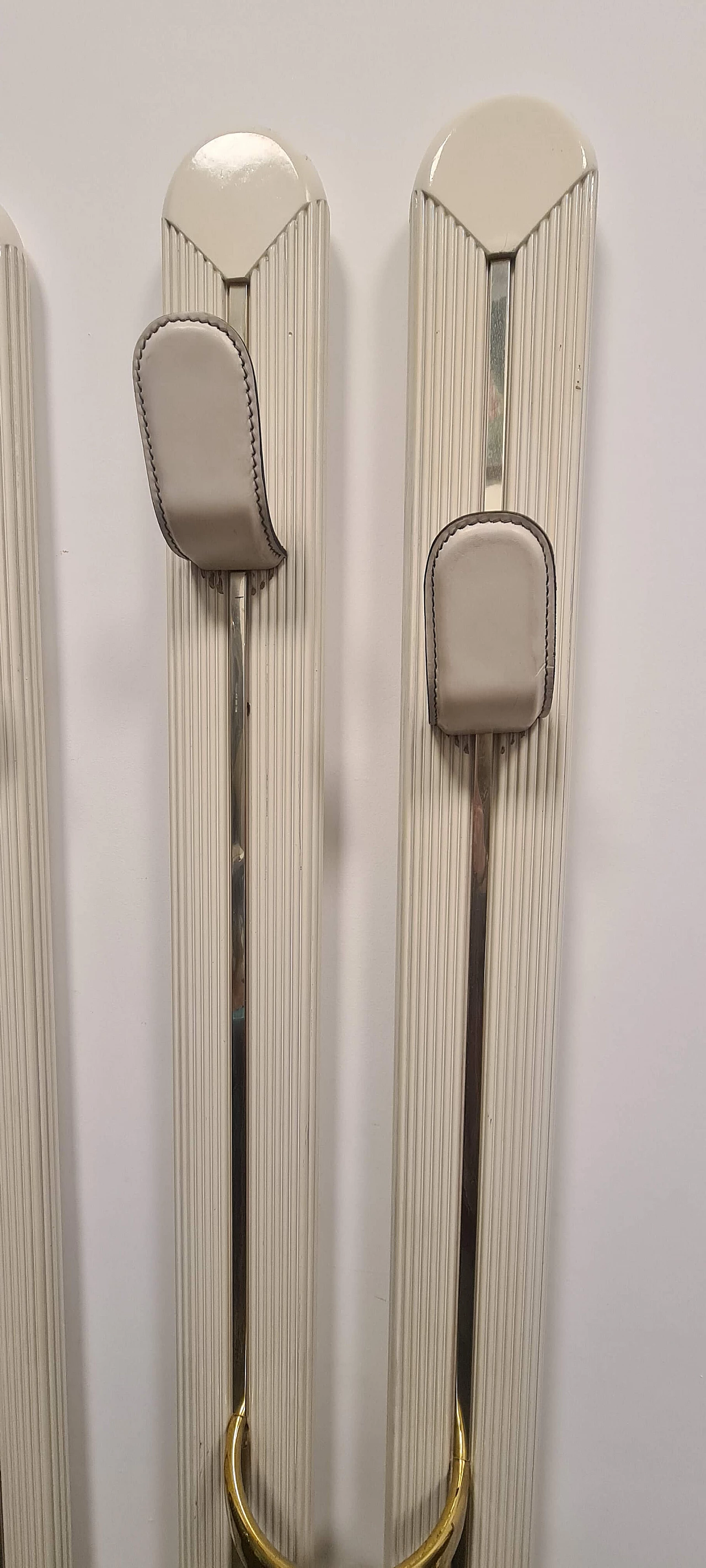 Console table, pair of coat stand and umbrella stand in ivory lacquered wood with brass details, 1980s 5