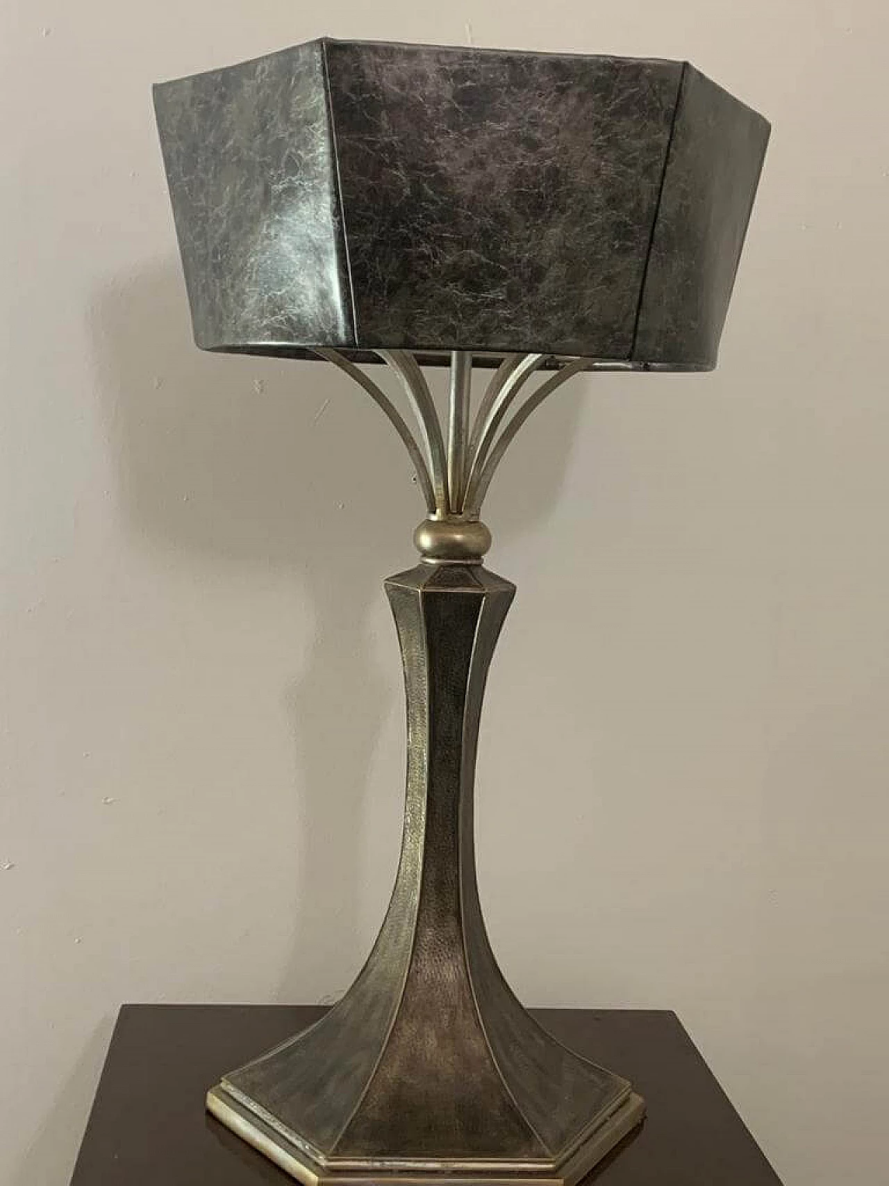 Lampada da tavolo Brutalista in metallo con paralume in similpelle, anni '80 1