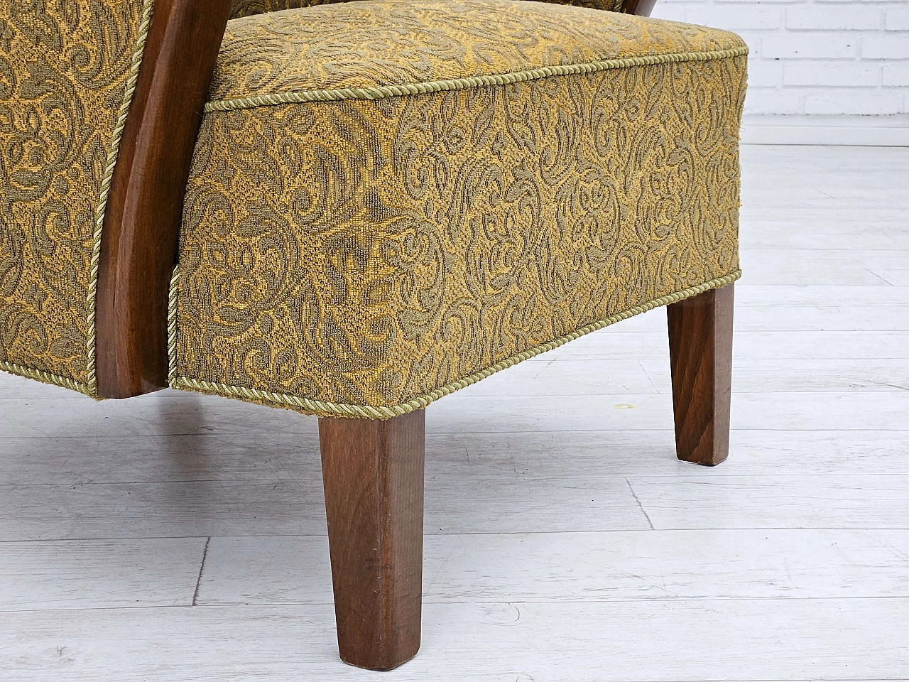 Poltrona danese in tessuto verde e faggio, anni '60 7