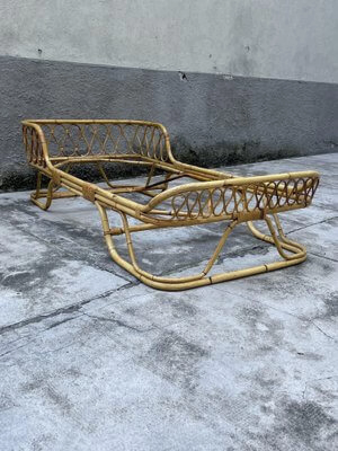 Pair of bamboo and wicker daybeds, 1960s 4