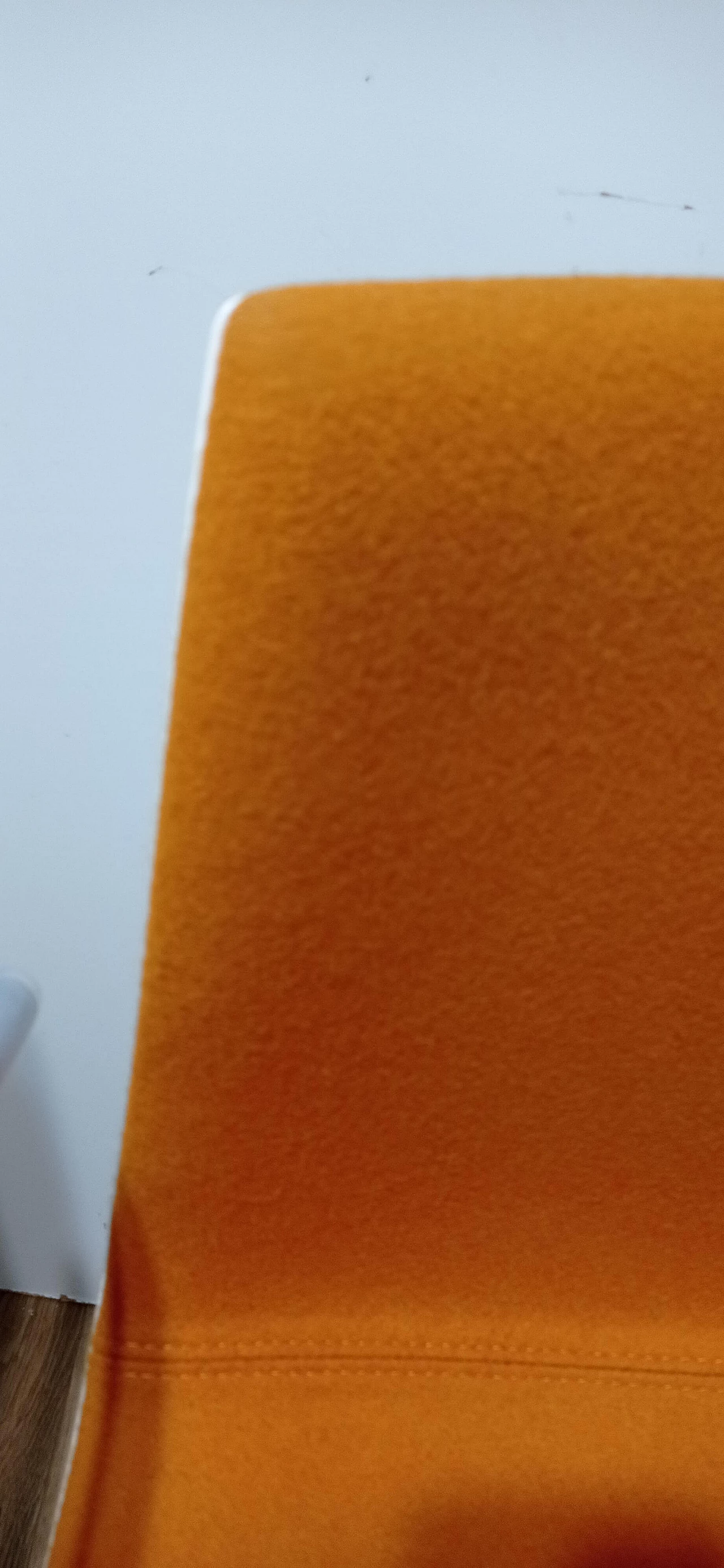 4 Sedia Catifa 46 con braccioli in tessuto Kvard arancio di Studio LAM per Arper 38