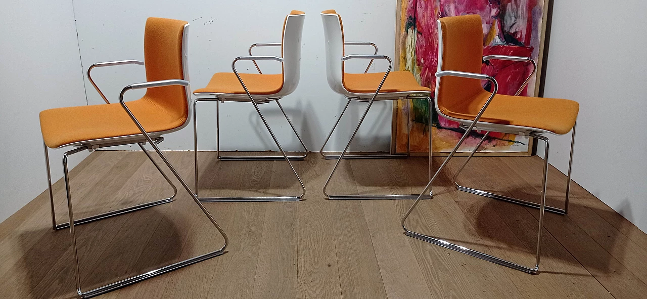 4 Sedia Catifa 46 con braccioli in tessuto Kvard arancio di Studio LAM per Arper 56