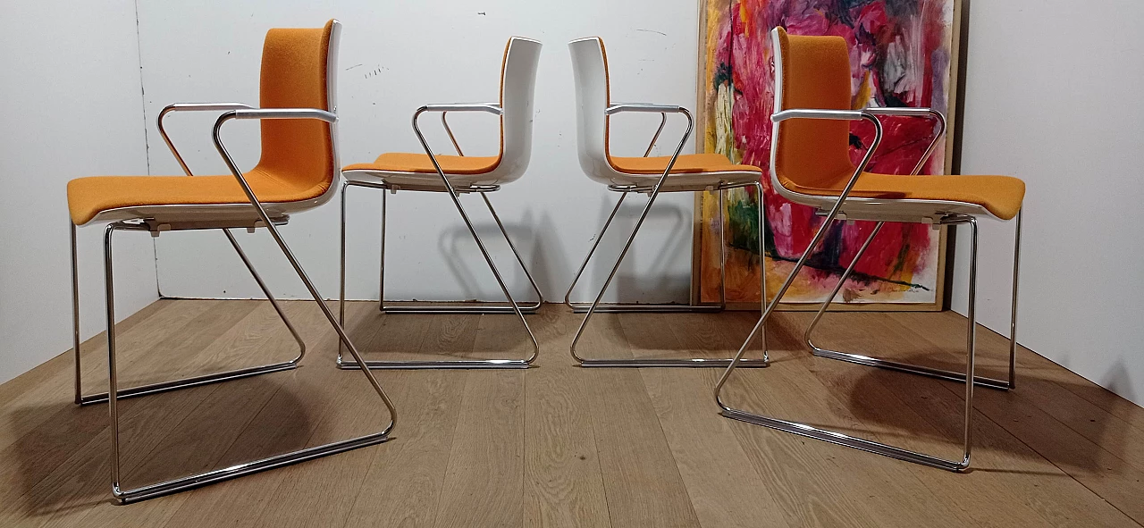 4 Sedia Catifa 46 con braccioli in tessuto Kvard arancio di Studio LAM per Arper 57