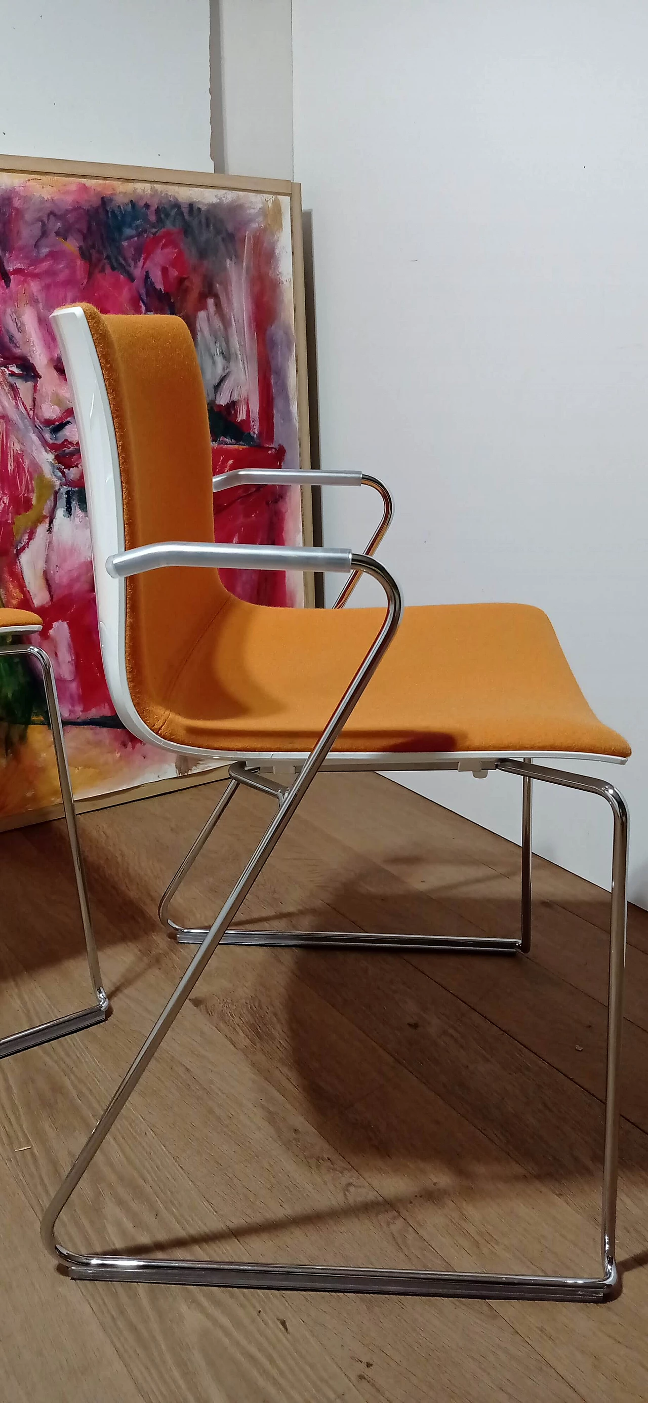 4 Sedia Catifa 46 con braccioli in tessuto Kvard arancio di Studio LAM per Arper 87