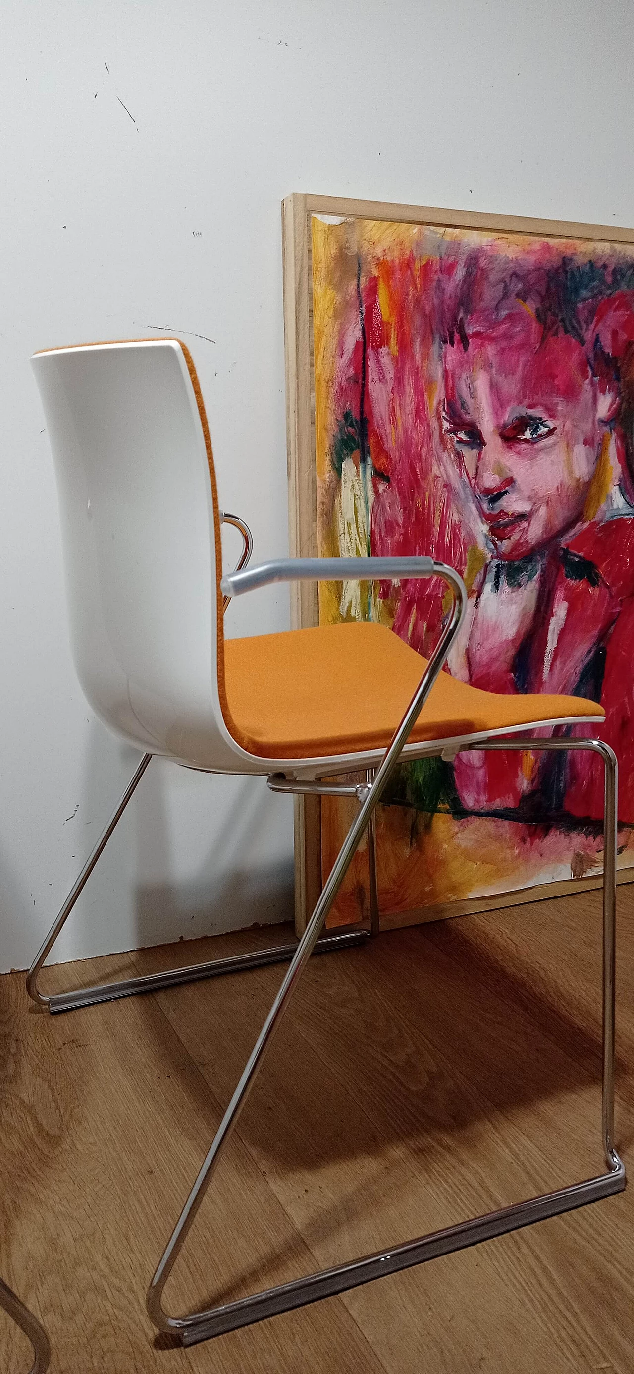 4 Sedia Catifa 46 con braccioli in tessuto Kvard arancio di Studio LAM per Arper 88