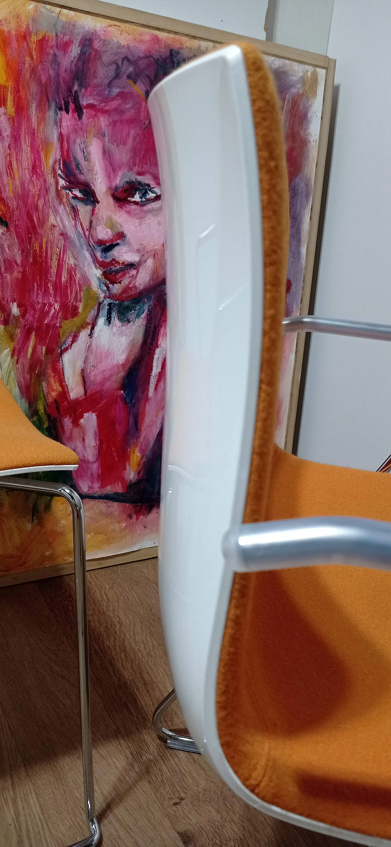 4 Sedia Catifa 46 con braccioli in tessuto Kvard arancio di Studio LAM per Arper 94