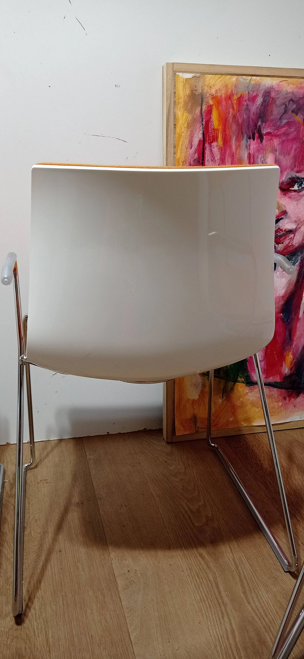 4 Sedia Catifa 46 con braccioli in tessuto Kvard arancio di Studio LAM per Arper 115