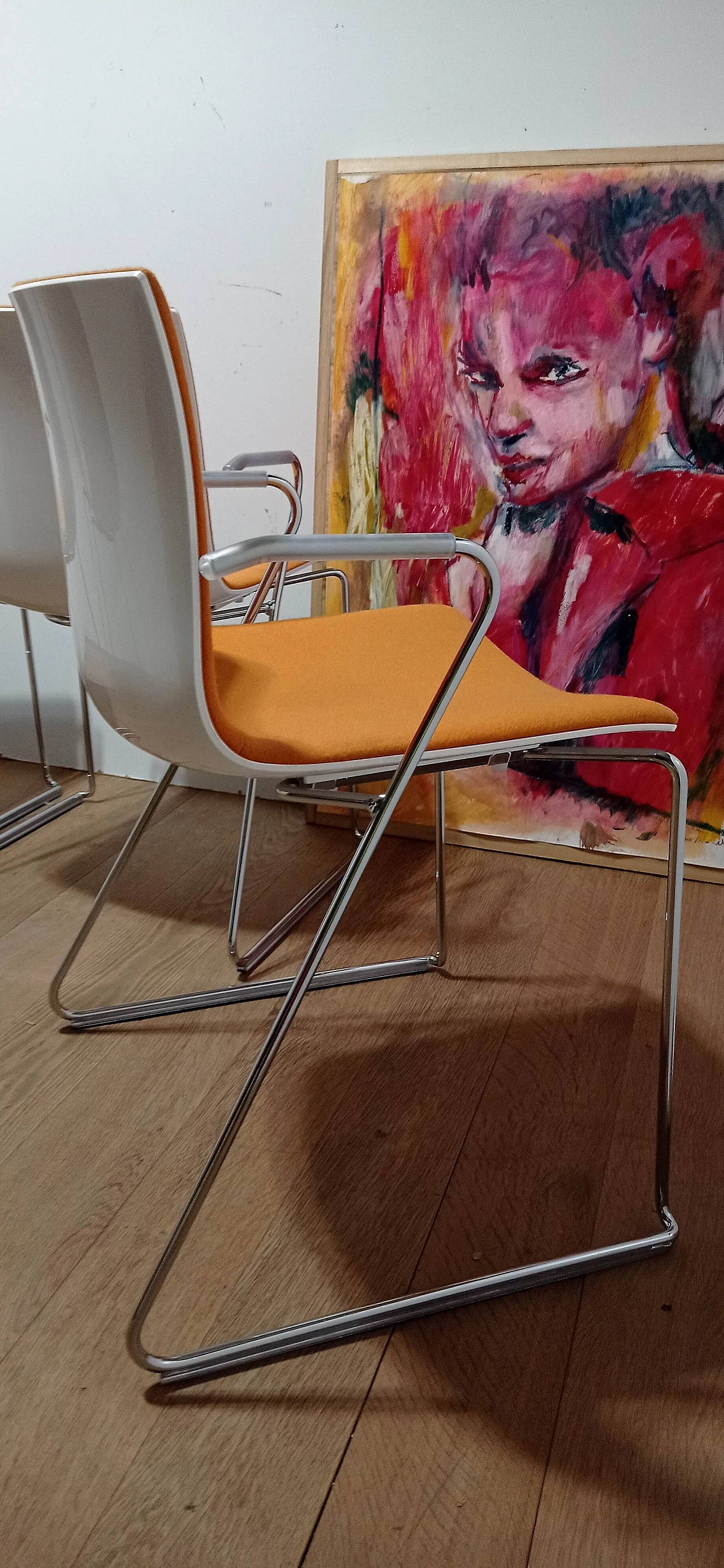 4 Sedia Catifa 46 con braccioli in tessuto Kvard arancio di Studio LAM per Arper 123