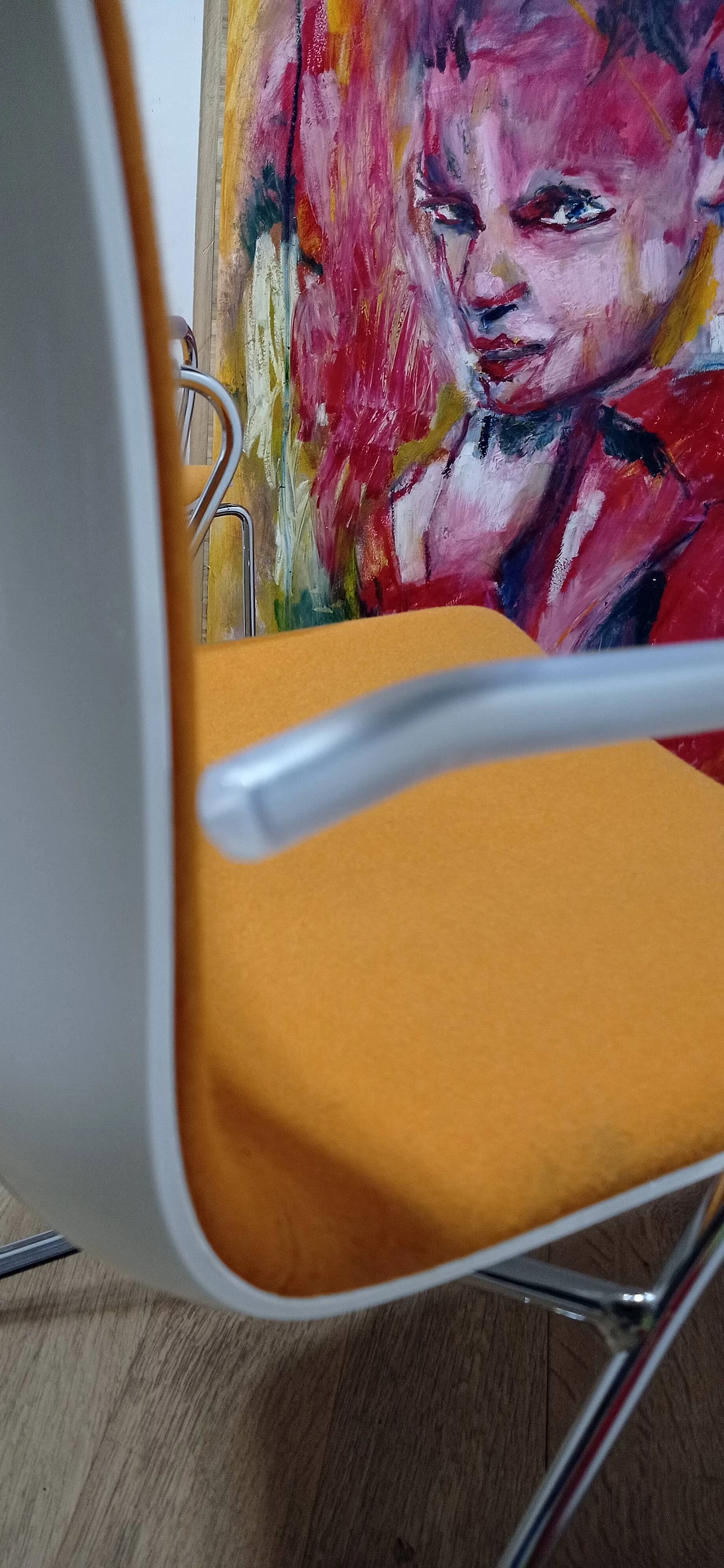 4 Sedia Catifa 46 con braccioli in tessuto Kvard arancio di Studio LAM per Arper 126