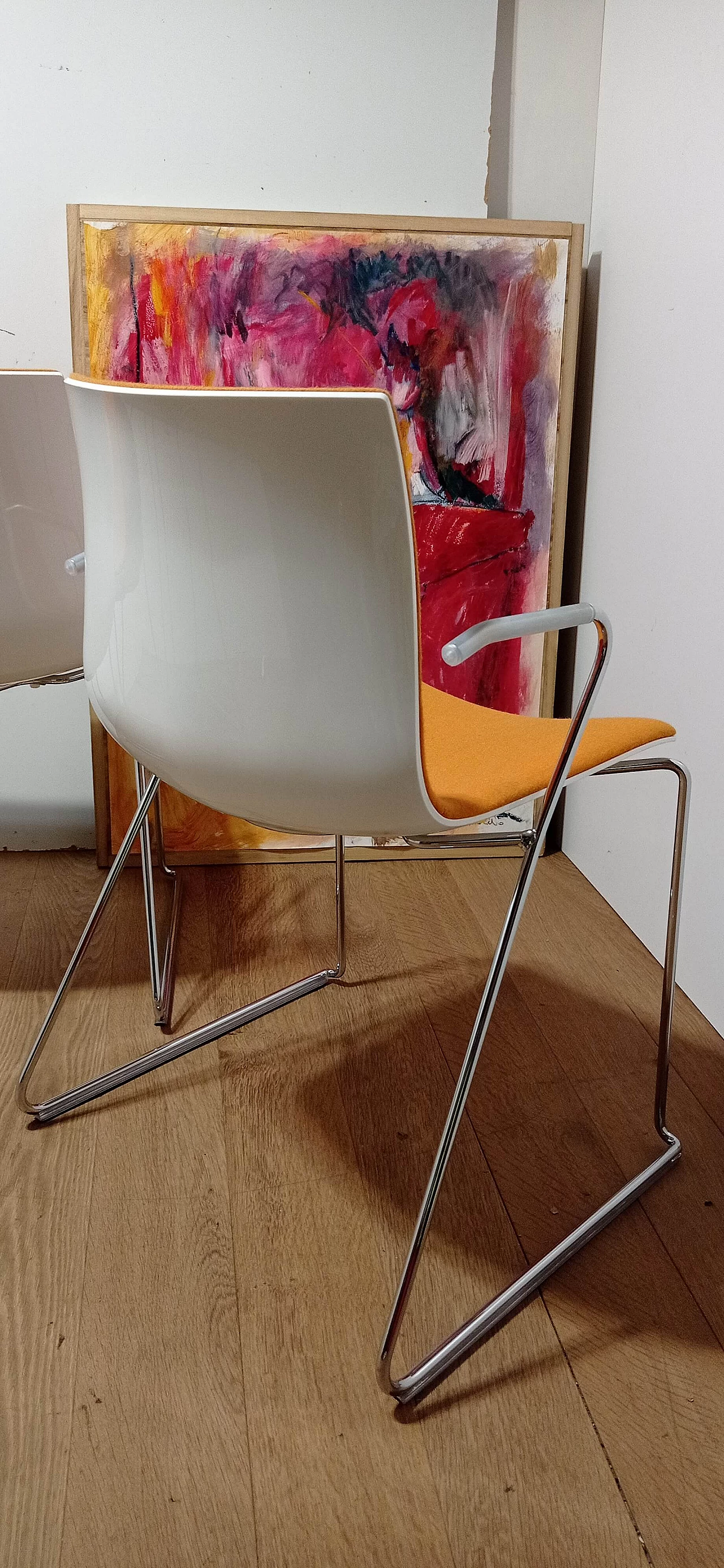 4 Sedia Catifa 46 con braccioli in tessuto Kvard arancio di Studio LAM per Arper 129